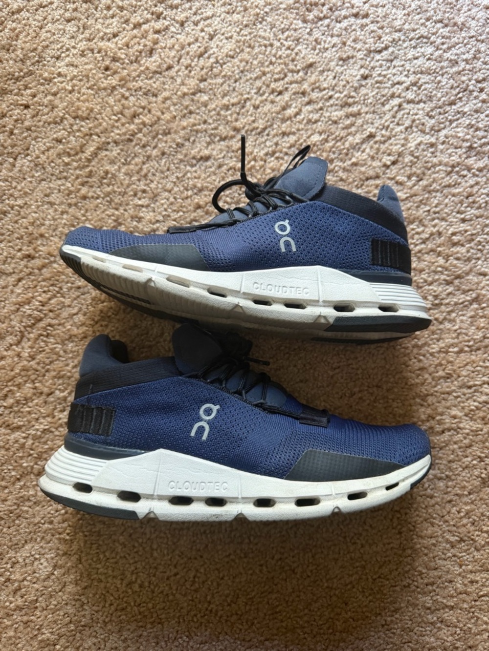 On Running Cloudnova Navy and White Athletic Sneakers Womens size 8